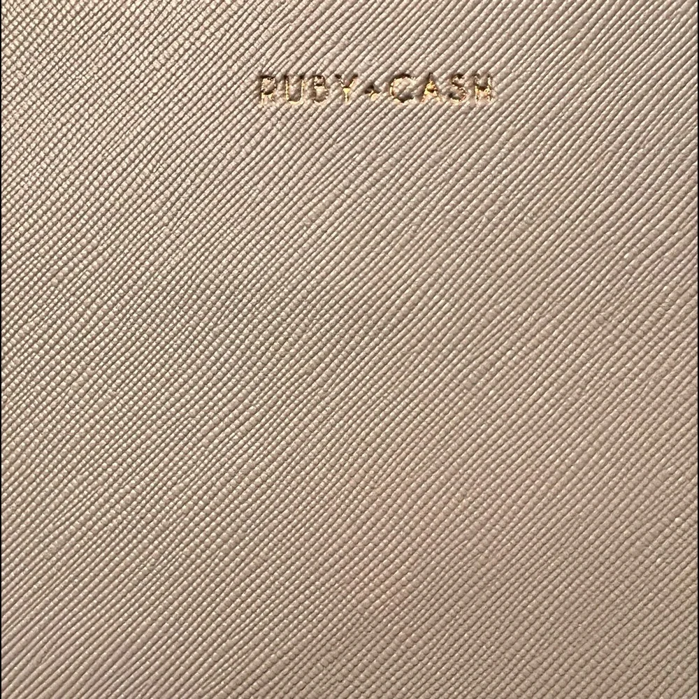 NWT Ruby & Cash Glam Essentials Makeup Bag 9x7